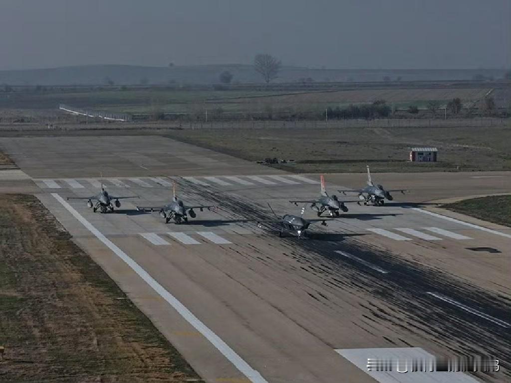 11月29日，土耳其的“拜拉克塔尔・红苹果”（BayraktarKIZILE