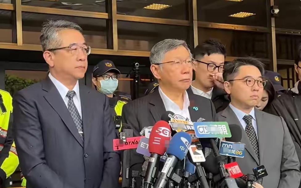 黄国昌被侦讯柯文哲批民进党操弄司法：我一定焦土政策​针对民众党主席黄国昌