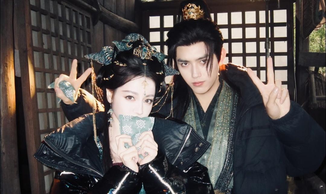 迪丽热巴是陈飞宇铁粉了用角色名送祝福，还祝“逢凶化吉、长命百岁”，热巴这波庆生也