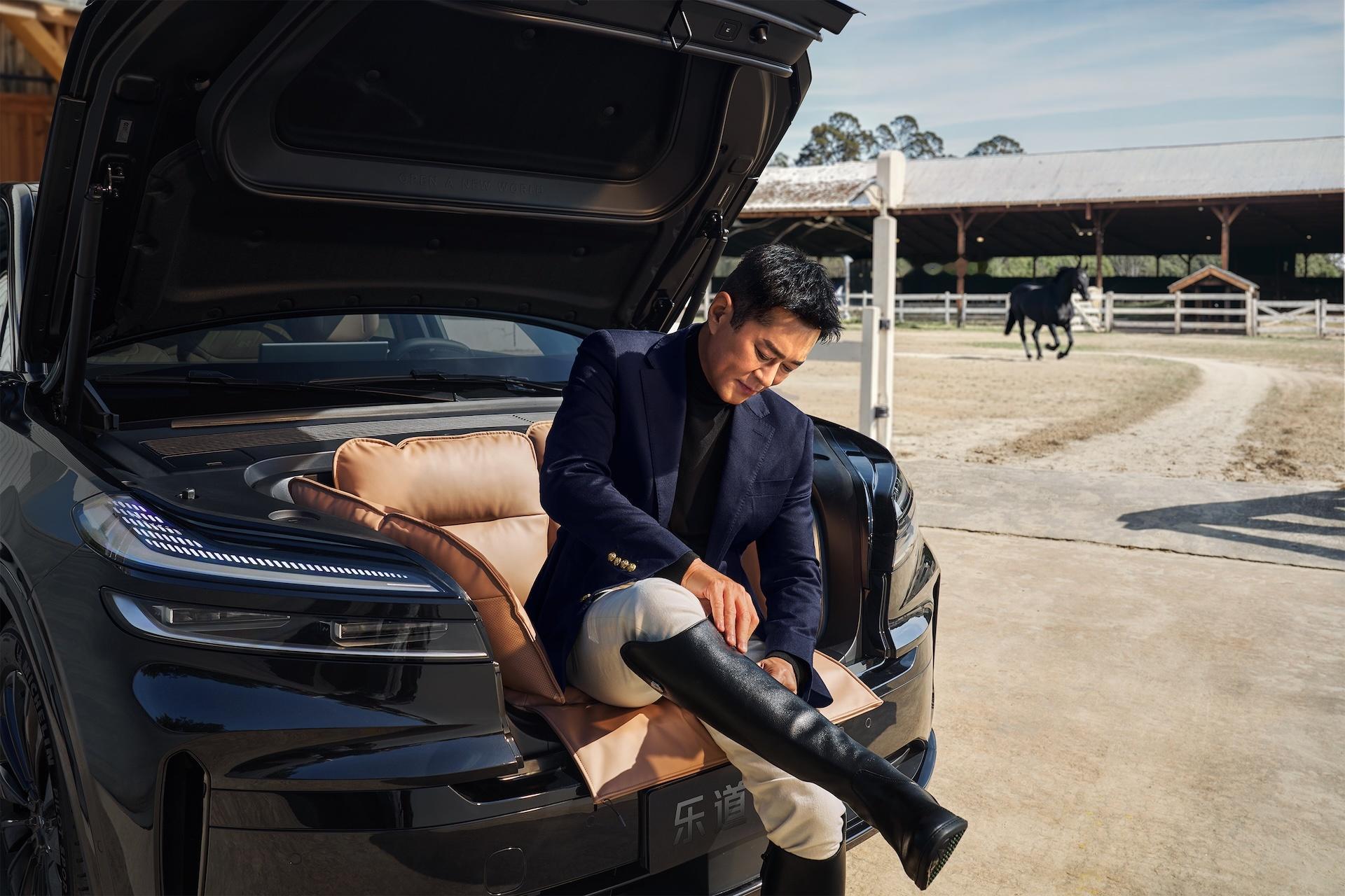 是谁的童年DNA狠狠动了？古天乐一出场秒回TVB黄金年代！莫文蔚来了，古天乐到了