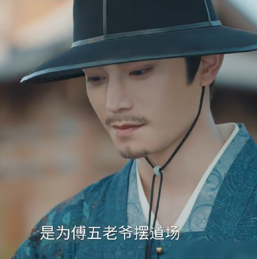 邓恩熙拍吃泔水那场戏，是真吃，吃完直接催吐，一条过。导演喊卡之后她蹲在地上缓了半小时，丁禹兮就在旁边