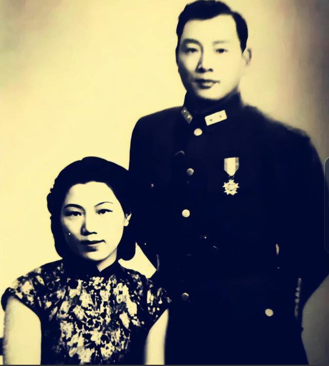 国民党中将宋希濂，和冷兰琴结婚后，对妻子又爱又怕。冷兰琴随军时，宋希濂再忙，晚上