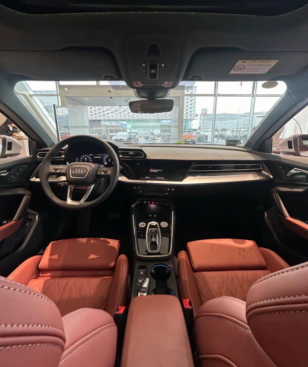 奥迪A3L🚗1️⃣1.5TEA211发动机+7DCT变速箱，160马力起步轻