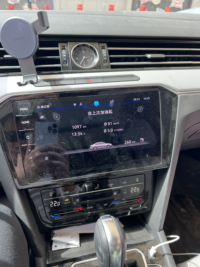 1100公里的迈腾高速油耗实测高速上110公里时速定速巡航，服务区正常开空调怠