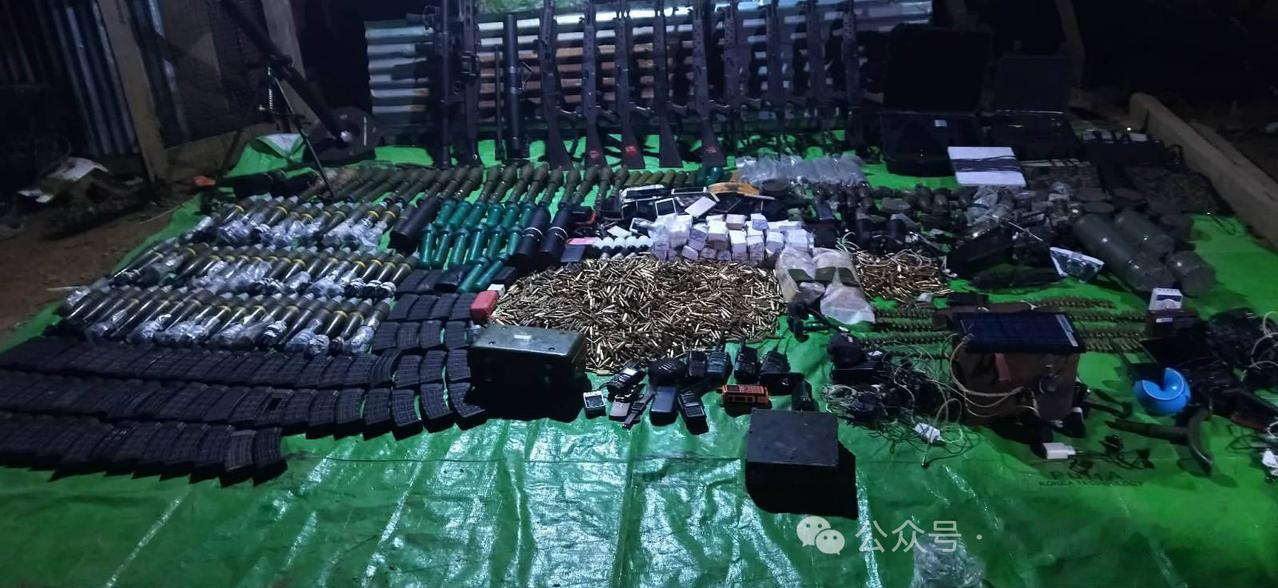 在缅甸钦邦近日的战斗中约有100缅军包括少校和上尉军官被击毙缅甸钦邦武装政府和