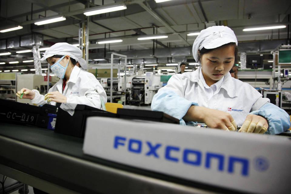 之前大批外资盲目跟风，把工厂和投资从中国转移到印度、越南，一心想压低人工成本，如