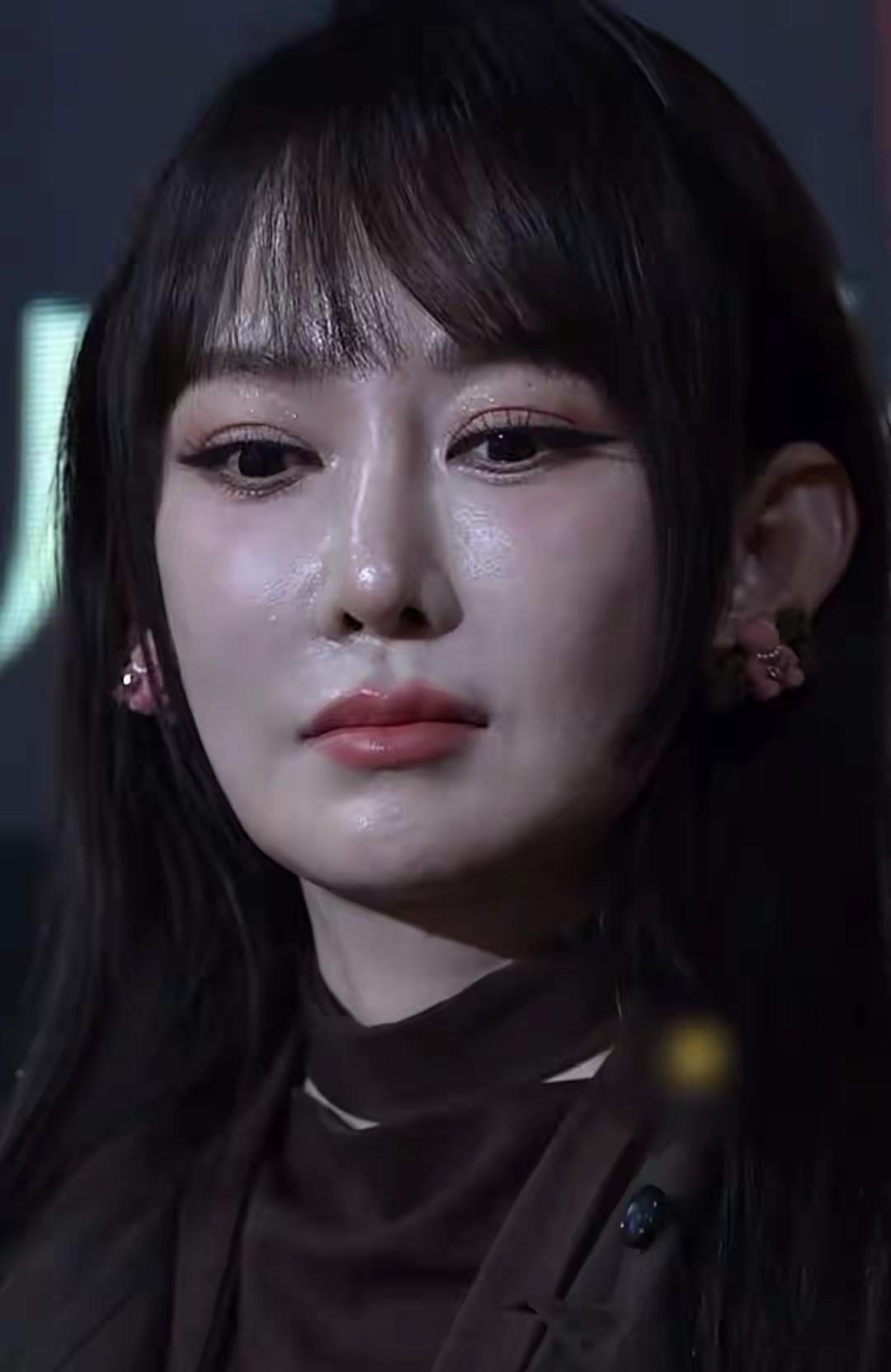 说实话，这次真的被萨顶顶惊到了！看了她在《国家宝藏》的舞台，这一嗓子吼出来，