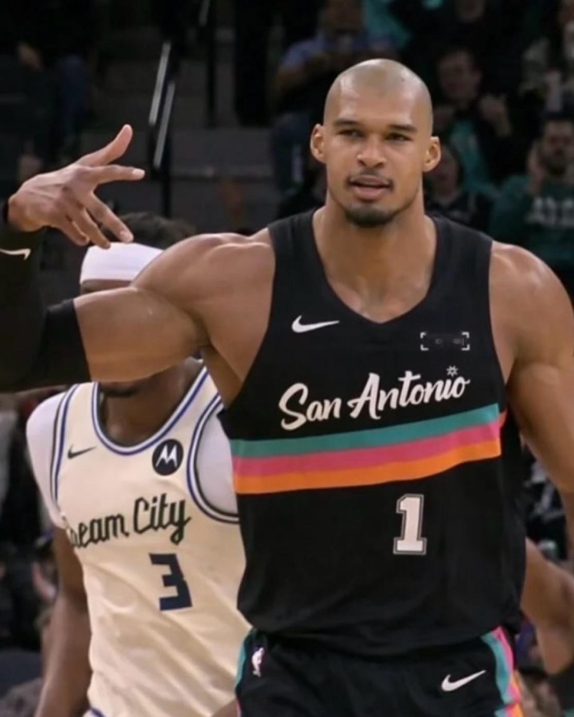 这个块头的文班会有多强大！？问题是，增肌后的运动会减慢，而且还会和姚明那样要承