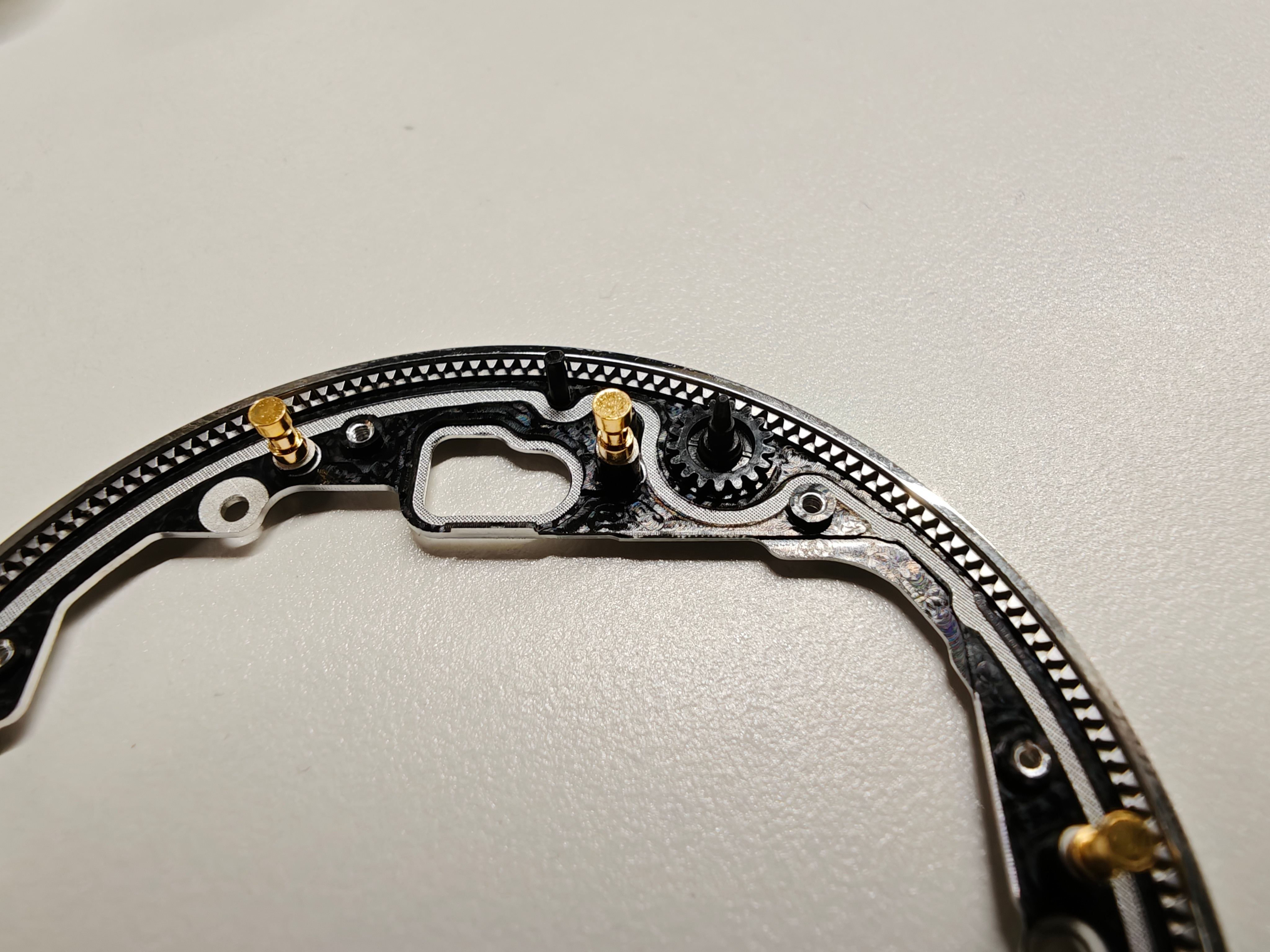 从“松动=品控翻车”到“机械变焦=软件造假”，黑子轮番抹黑小米17Ultra，