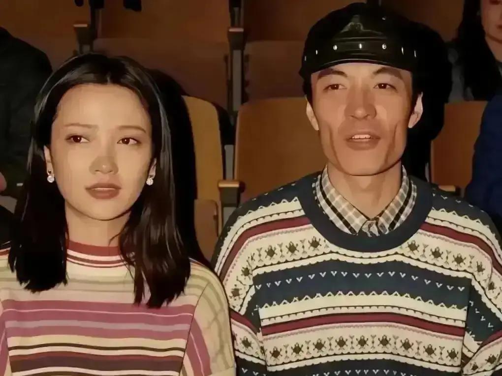 脑瘤术后9年，她靠贾母翻红何晴2015年切完脑瘤，医生一句“可能再复发”把