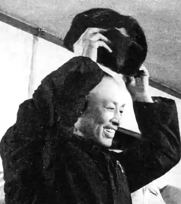 1975年，周养浩被特赦，重获自由后，国家允许周养浩去任何地方，周养浩提出：“我