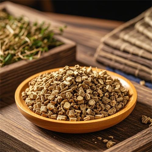 肝郁为何一定不是用柴胡疏肝？有这种症状只能补、不能疏 很多人说肝郁了，就吃点