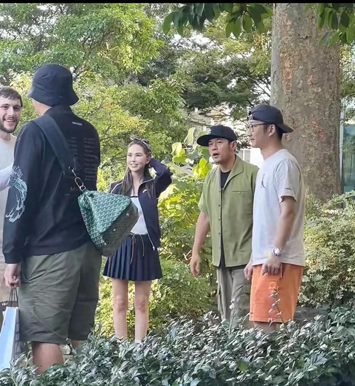 周杰伦昆凌现身代官山，网友：他真的好爱代官山……其实代官山周杰伦去了很多次，以