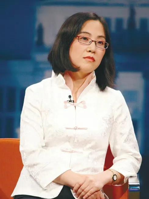 李国庆新老婆来路不简单她的名字叫张丹红，今年59岁，是德籍华人，也是著名的经济