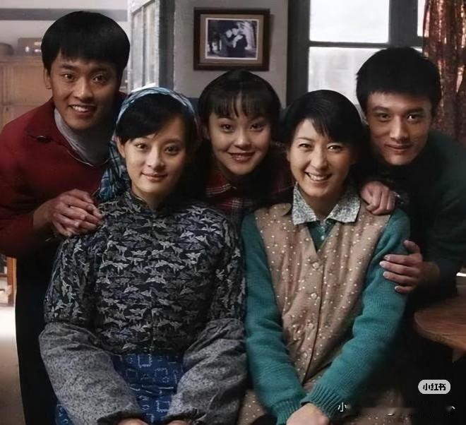 闫学晶是什么样的人其实娘娘孙俪早就给大家提醒了两人一起合作电视剧《小姨多鹤》