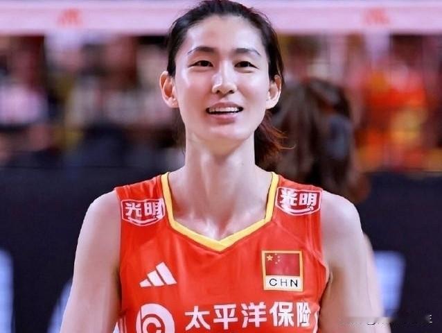 刁琳宇和“苦瓜姐”真是同病相怜啊！两个老将今年都是为了奥资赛重返国家队，结果两个