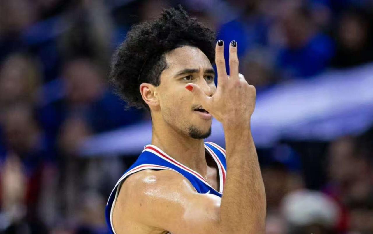 来了，麦凯恩提前复出，76人称霸东部。16号秀麦凯恩有可能出战明日对阵公牛的比