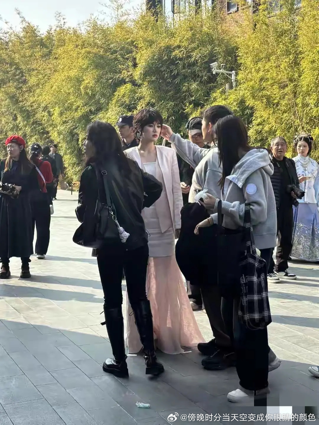 妈呀！我在景德镇偶遇了谁，又高又瘦似超模，颜值爆表美到晃眼