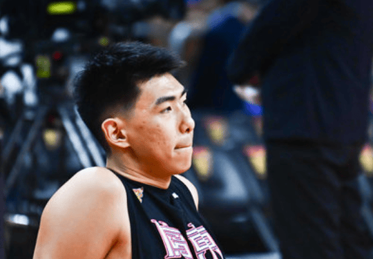媒体人: 徐昕A1合同&俱乐部有独家签约权, 若谈不拢只能出国