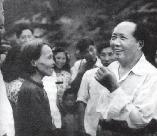 毛主席当年的预言太牛了！美国曾扬言全面封锁中国，毛主席却表示：“封锁吧，再封锁十