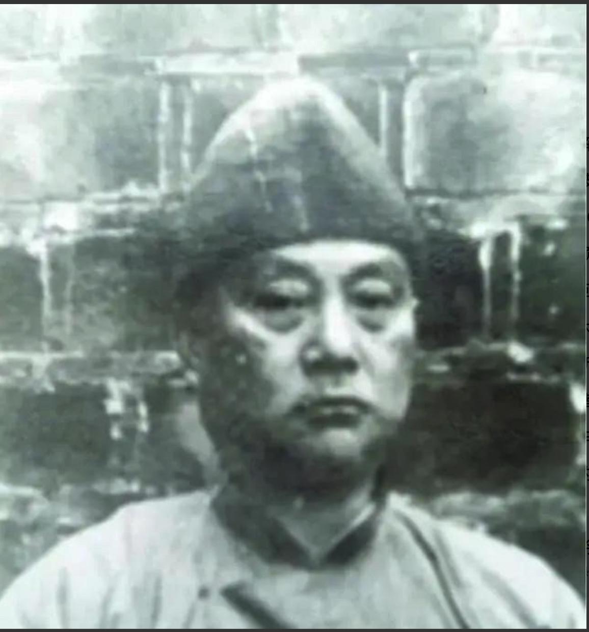 1952年，国军中将周磐被押赴刑场，枪声就在眼前。他突然大喊："我有国宝要上交，