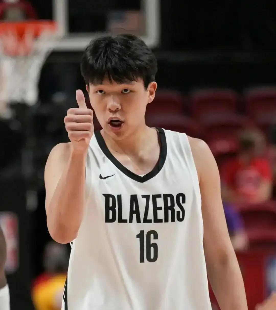 独行侠：我们状元弗拉格将不会出战夏联剩下的比赛开拓者：恰恰相反，我们倾向于让杨