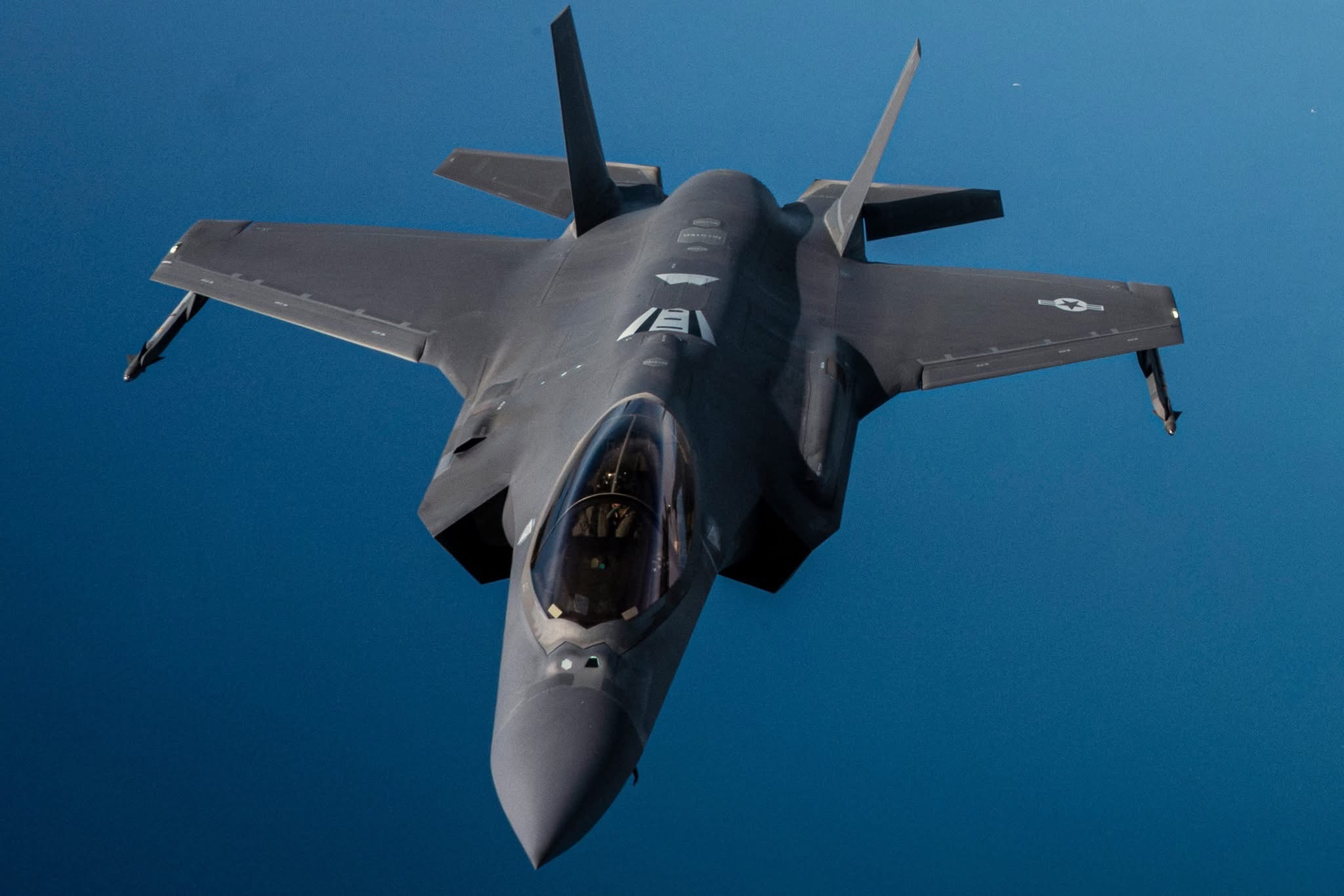 今日肥电早安，美中央司令部官宣F35A战机在霍尔木兹海峡附近空域巡逻