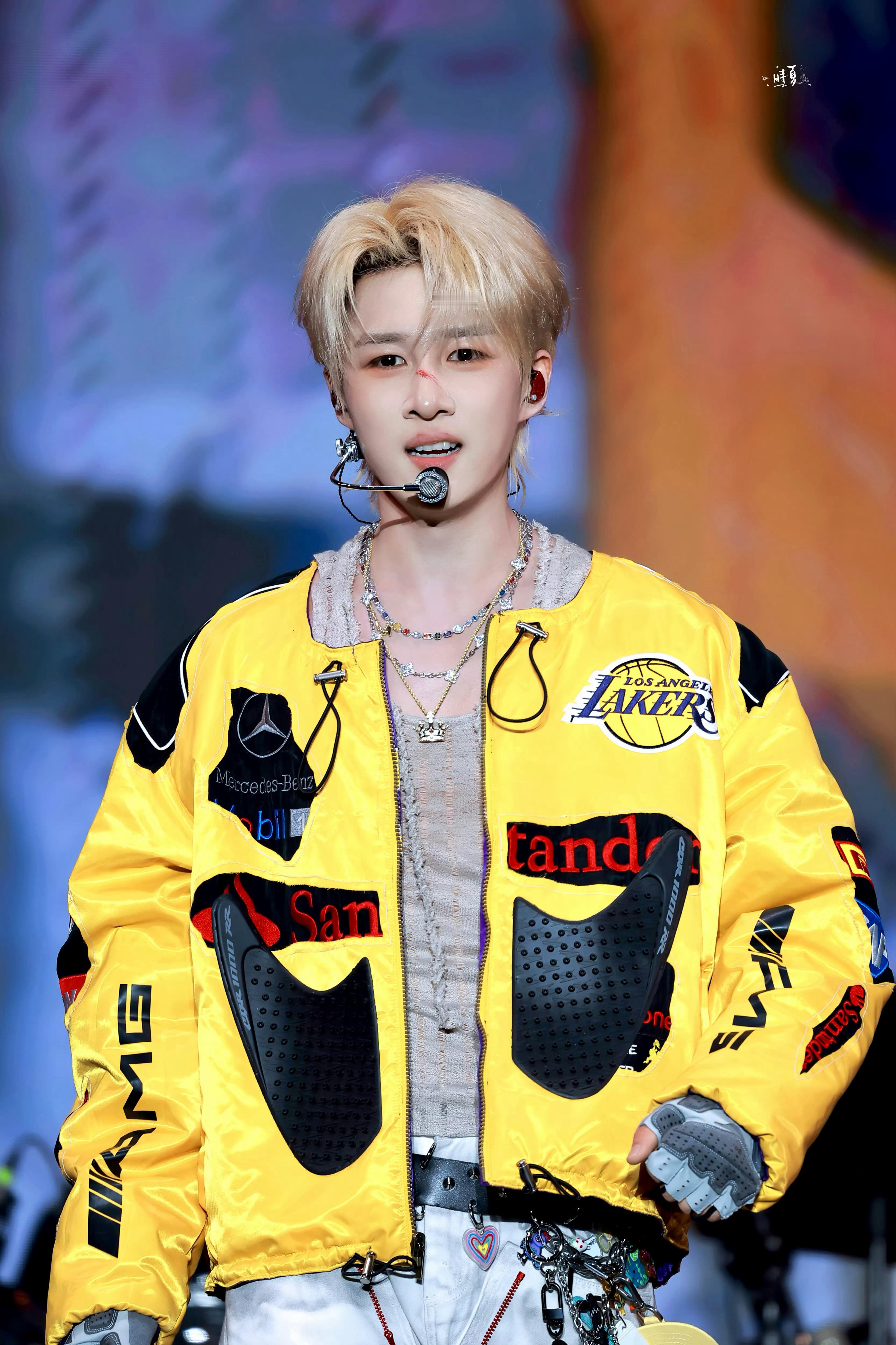 💜对任何热爱的事情都要全力以赴，包括喜欢自己。