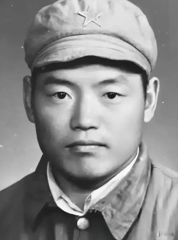 1973年，毛主席在接见新上任的空军司令员时，张口就出了一个字谜，司令员只觉得脑