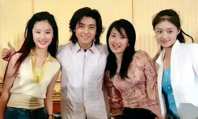 蒋欣19岁时和刘亦菲合照谁更美？当年的林志颖也太帅了吧！