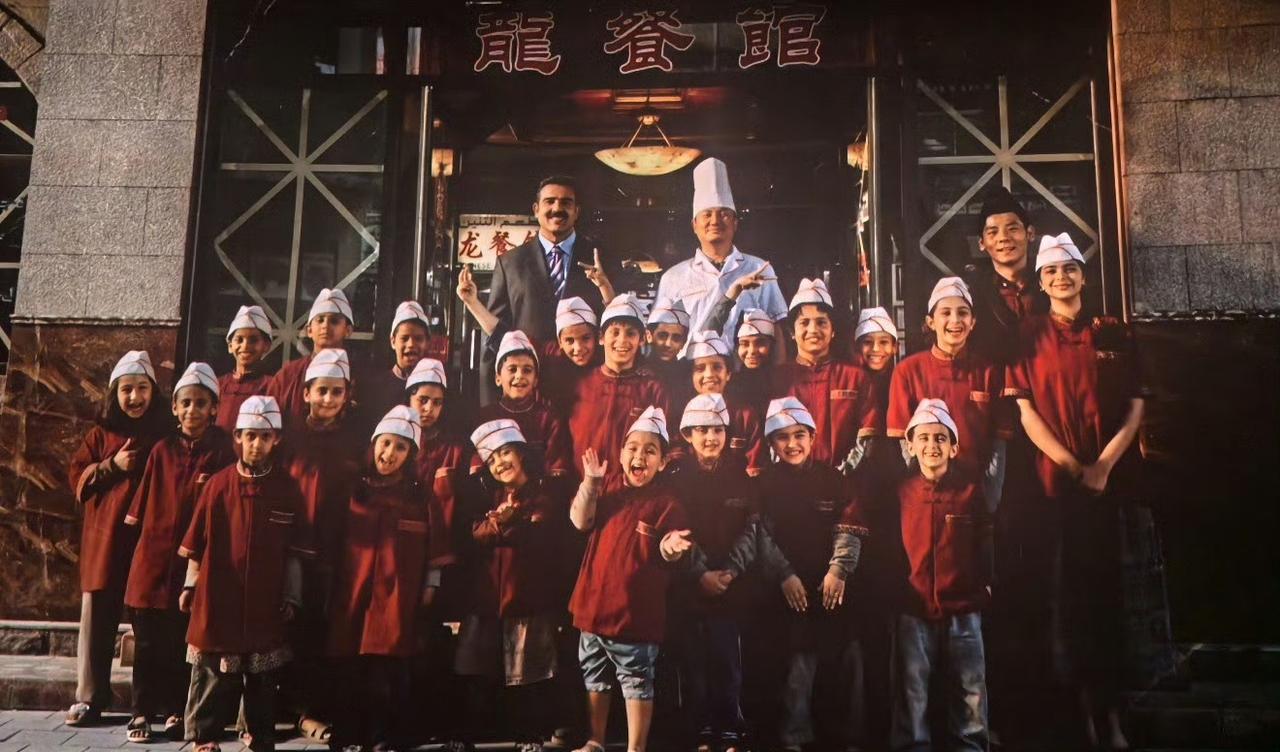 《欢迎来龙餐馆》点映后，网上影评高得离谱：1，沈腾转型之作，眼睛里都是戏，无冕