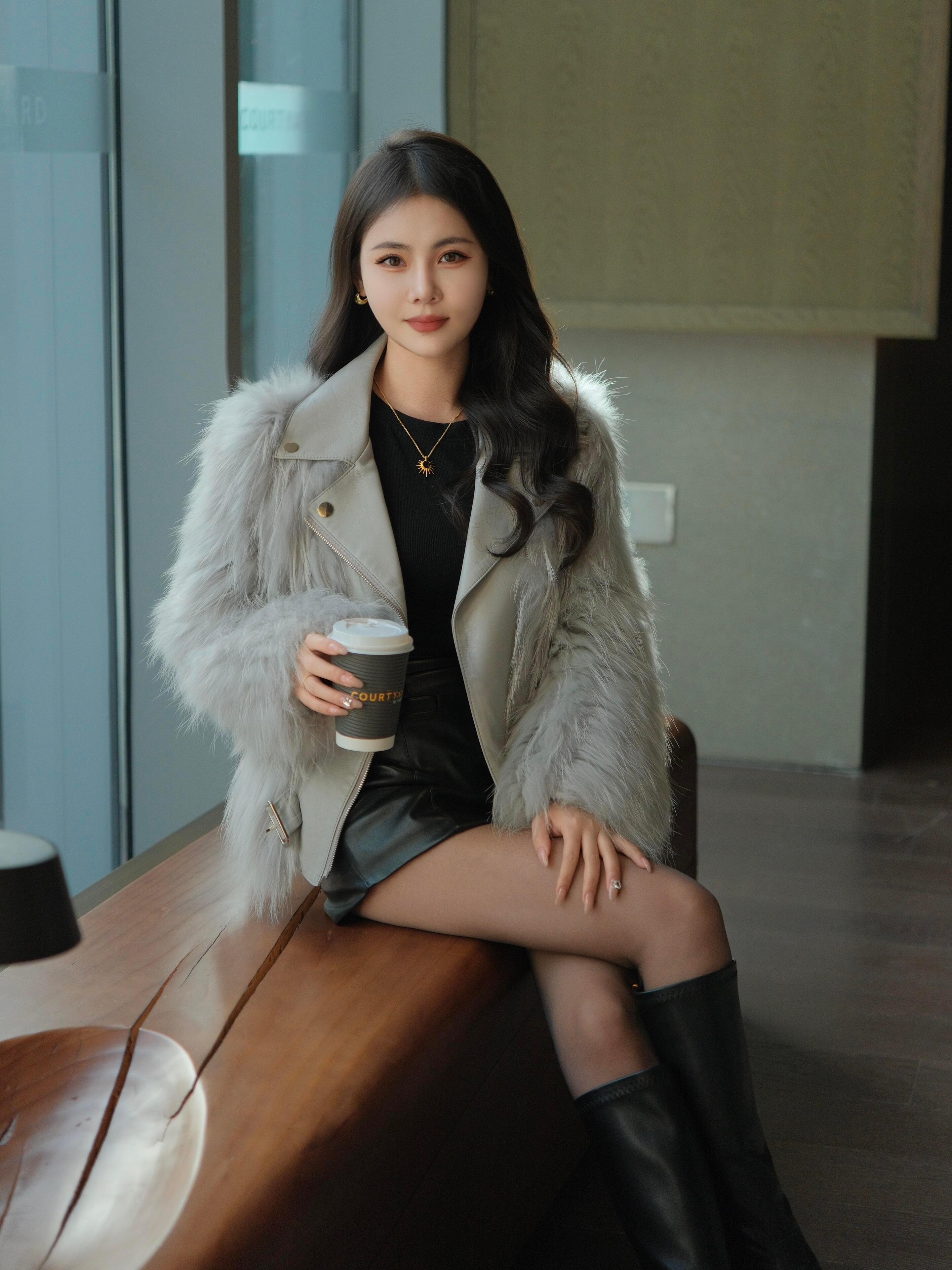 灰色皮草➕灰丝➕皮裙真的yyds！！！