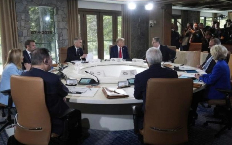 G7峰会还没有开完，特朗普火急火燎地要提前一天回国。这是什么原因呢？现在的美