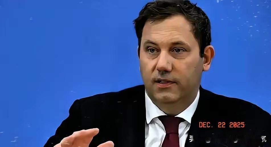 刚从中方访问回国的德国财政部长克林拜尔，在德国接受采访时警告说：我在中国已经亲眼