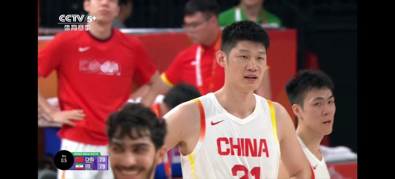 胡明轩、胡金秋两大主力低迷，反得4分，中国男篮又输了。北京时间9月20日，名古