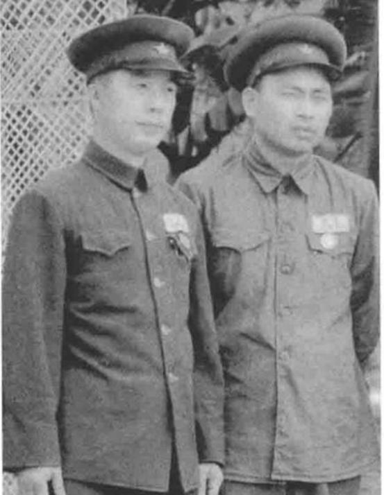 广西剿匪落后，他与陶铸交谈时，愤怒把军帽摔桌上：不坚决怎么行“1950年初的一
