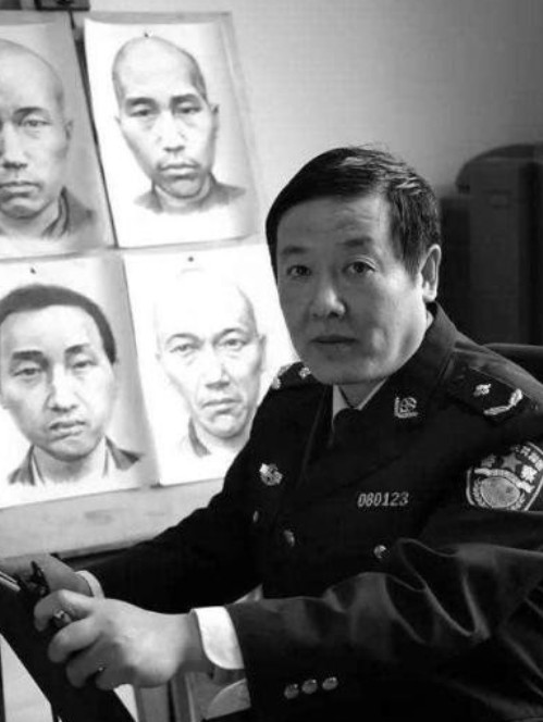 1994年，北京发生了一系列离奇的“飞贼”入室盗窃案：短短数月，一个被传得神乎其