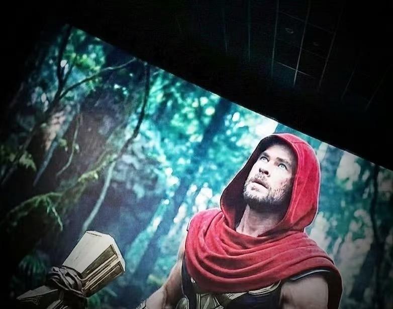 复联5第二支预告疑似泄露。《复仇者联盟5》第二支贴片预告也疑似泄露了，内容为