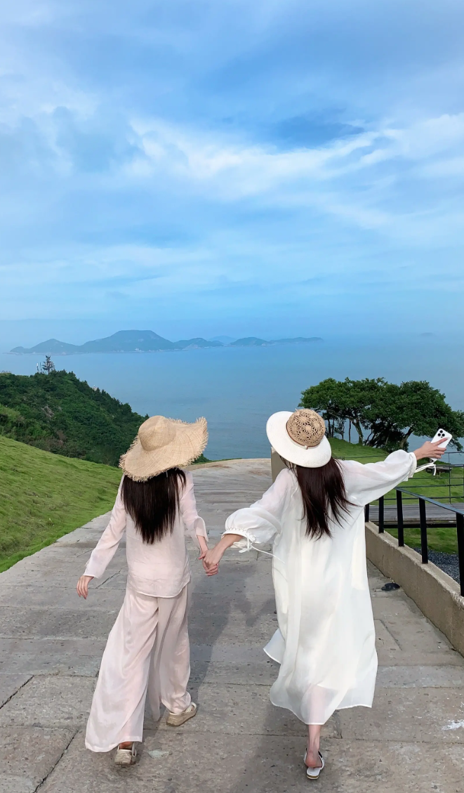 和闺蜜们出来旅游放空一下自己