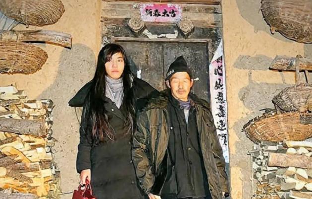 1998年，浙江一对夫妻忙着打拼生意，无奈把5岁的孩子送到陕西商洛一户贫苦农户家