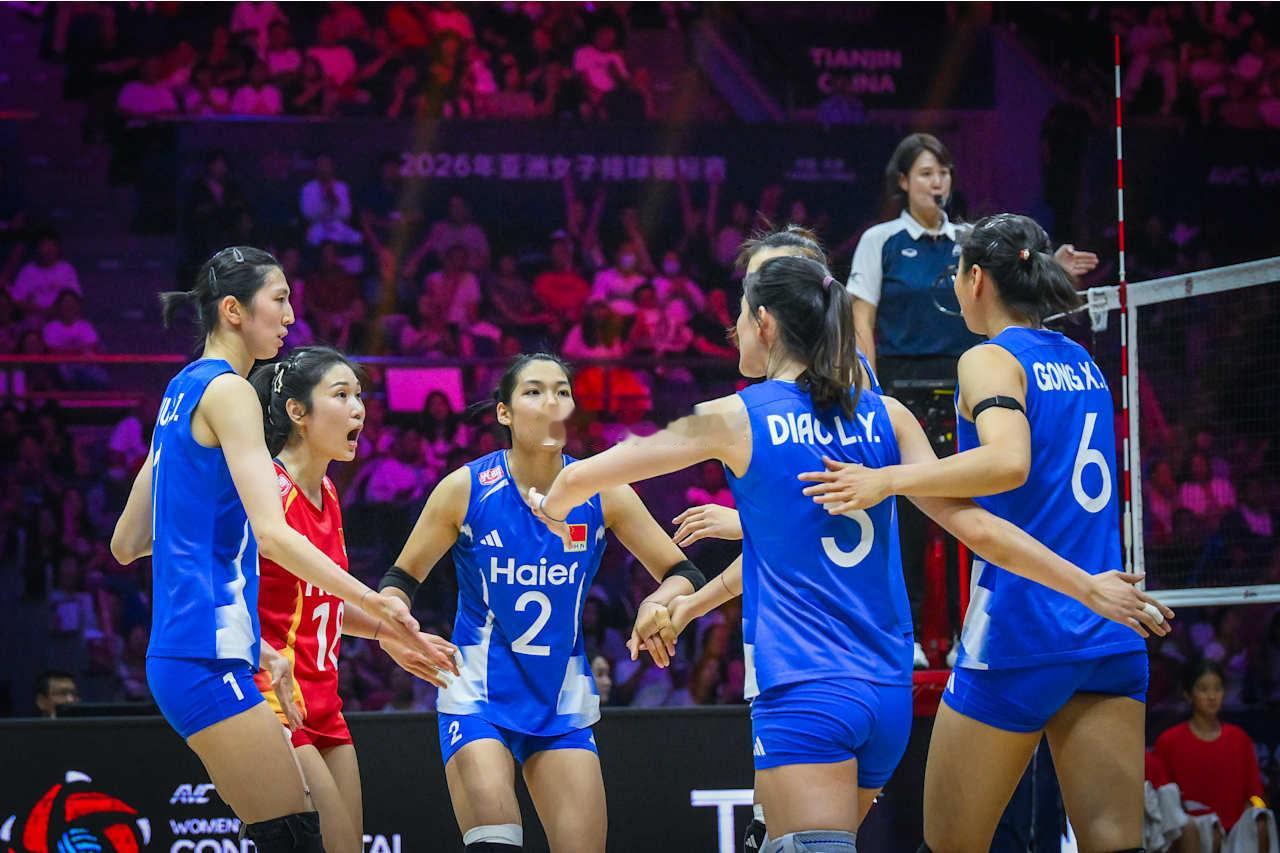 中国女排3-0伊朗女排（亚锦赛A组）中国女排个人得分统计：（简）庄宇珊：18分（