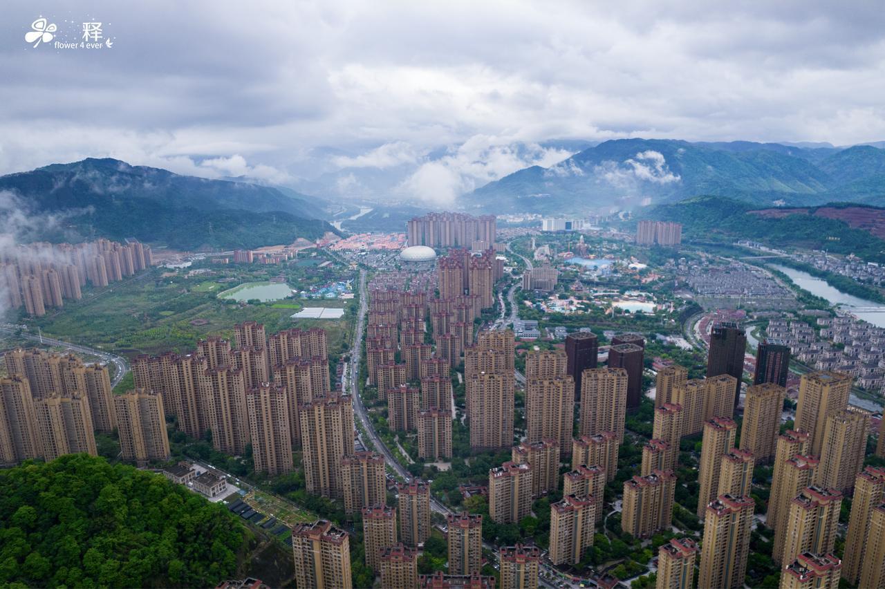 现在的房价已经无限接近底部，但是，今后房子想变现很难。在房价一路上涨的时代，房