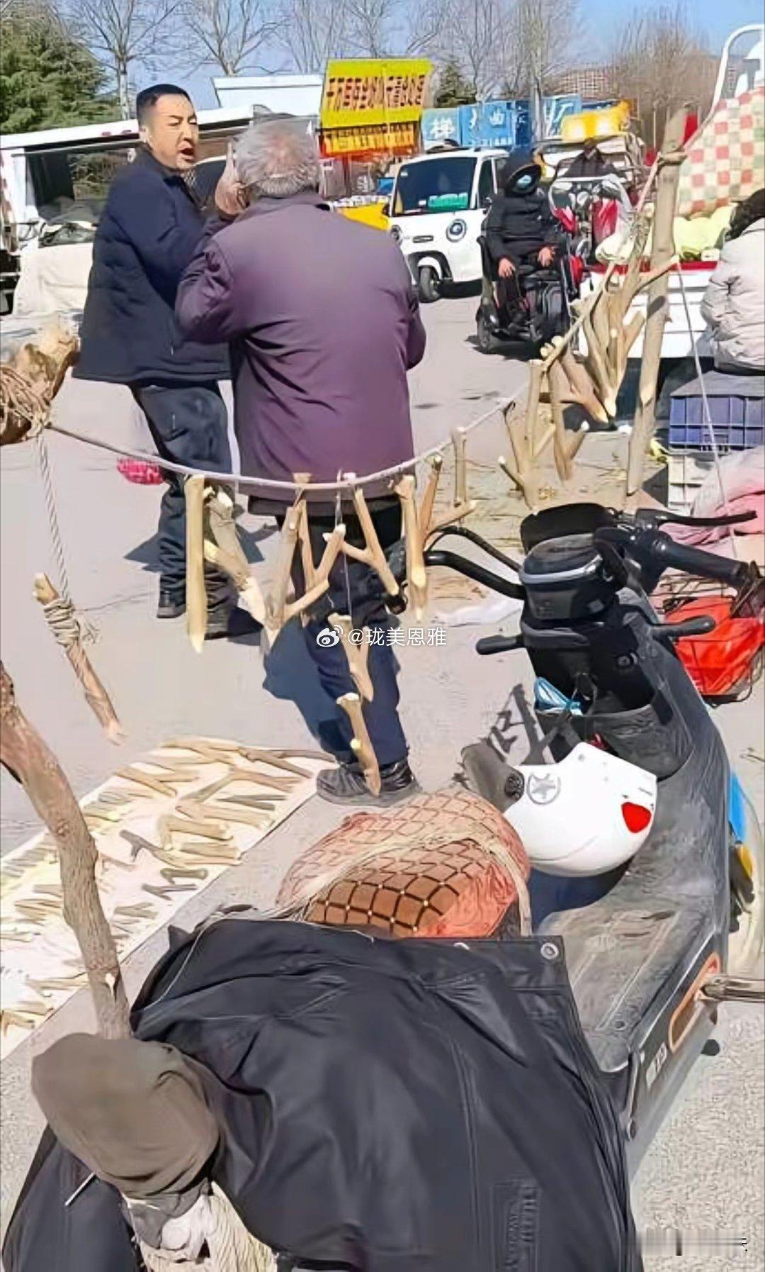 这个小木棍的受众群体是谁呀？真的卖的出去吗？