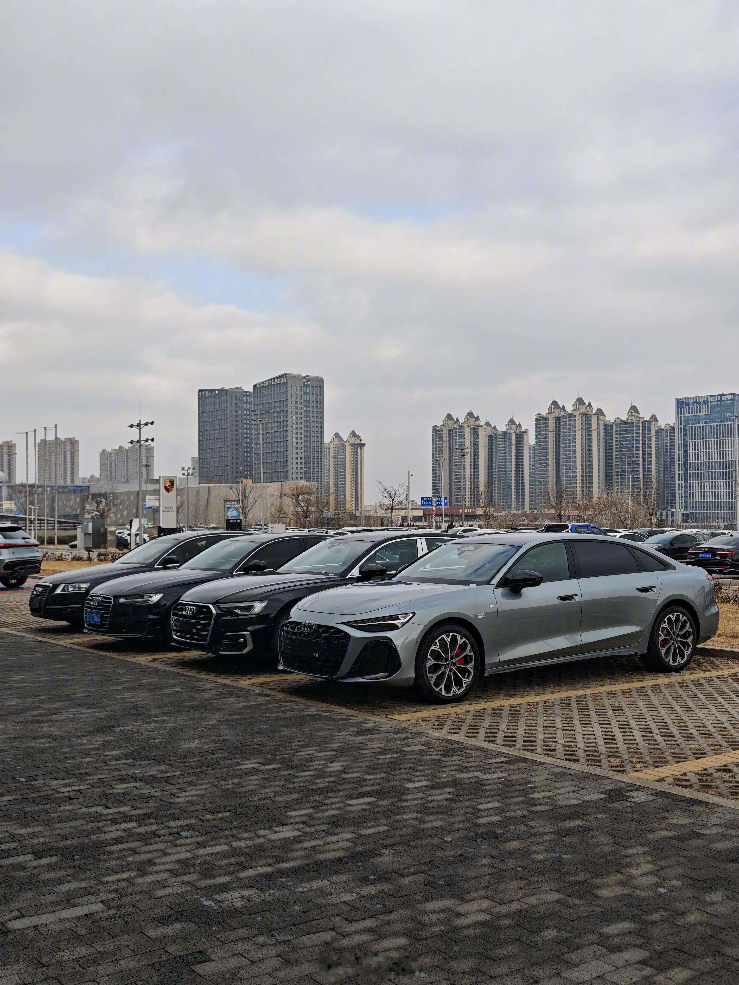 奥迪A6三代同堂，你们最喜欢哪一代？奥迪奥迪a6l