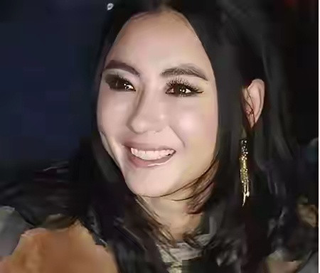 柏芝最近可心烦了，上周回了一趟娘家发生的事让她脑火死了，芝妈说，芝啊，我现在没工