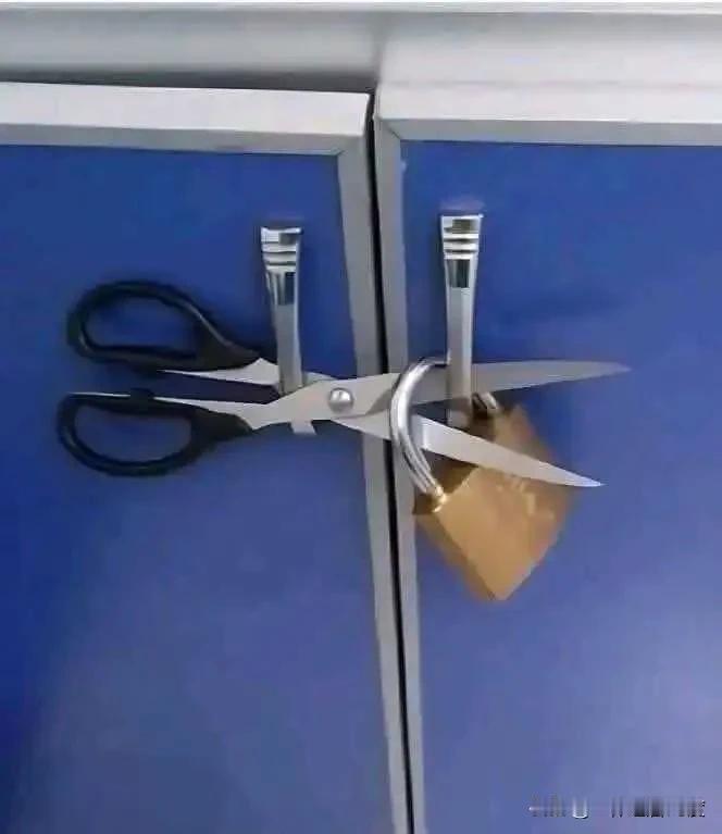 这一定是个脑洞大开之人，这一定是一个遇事能临机决断的人，这一定是一个不拘泥于传统