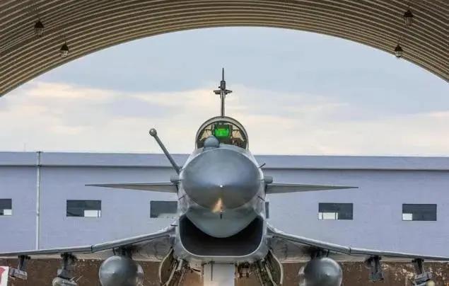 很多人以为不卖歼-10CE给朝鲜是怕得罪西方。错了！真相是，这架四代半战机如果真