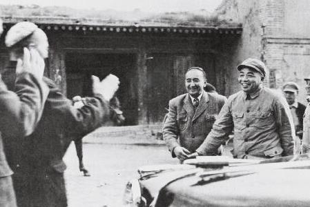 1949年10月初，马步芳逃到台湾后，蒋介石以“擅离职守”撤了他所有职务。马步芳