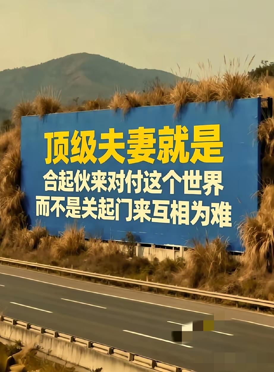 走投无路的时候,摆地摊丢人吗?为了活下去，摆地摊不丢人。一个下岗女人为了抚女儿上