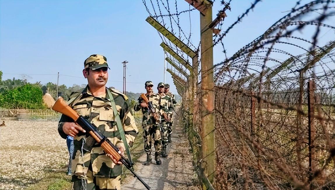 这操作真的是脑洞大开！为了拦住非法偷渡的人，印度边防竟然琢磨出一个惊掉下巴的办法